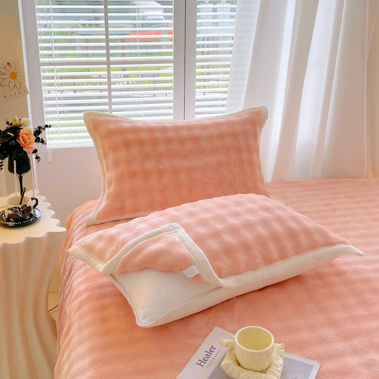 91家纺网 家纺一手货源 找家纺 雨彤家纺 2025新款泡泡牛奶绒单人枕巾 牛奶绒枕巾-樱花粉 50*155cm（适合1.5米枕头）