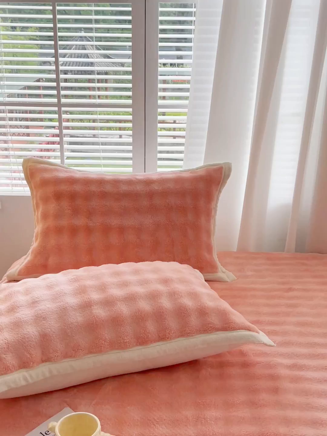 91家纺网 家纺一手货源 找家纺 雨彤家纺 2025新款泡泡牛奶绒单人枕巾 牛奶绒枕巾-樱花粉 50*185cm（适合1.8米枕头）