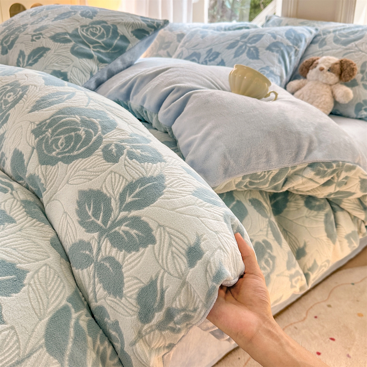 91家纺网 家纺一手货源 找家纺 （总）灰鲸 2025新款立体雕花牛奶绒四件套