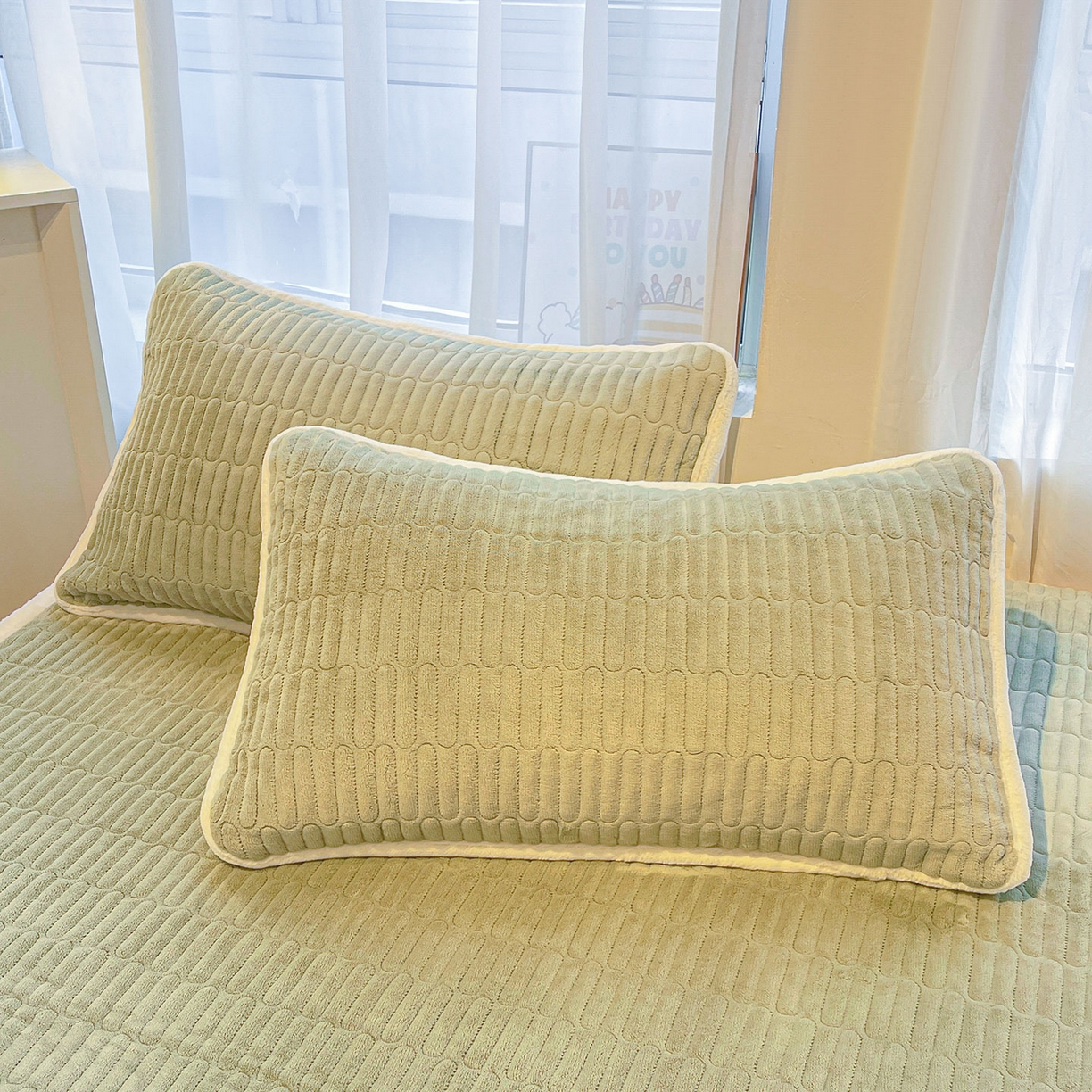 91家纺网 家纺一手货源 找家纺 （总）喜居 2025新款亲肤舒适苹安喵刺绣牛奶绒床褥垫垫子-苹安喵