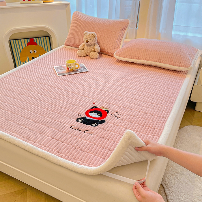 喜居 2025新款亲肤舒适苹安喵刺绣牛奶绒床褥垫垫子-苹安喵 苹安喵-粉