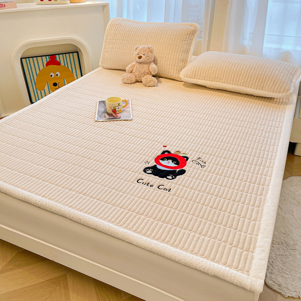 91家纺网 家纺一手货源 找家纺 喜居 2025新款亲肤舒适苹安喵刺绣牛奶绒床褥垫垫子-苹安喵 苹安喵-咖