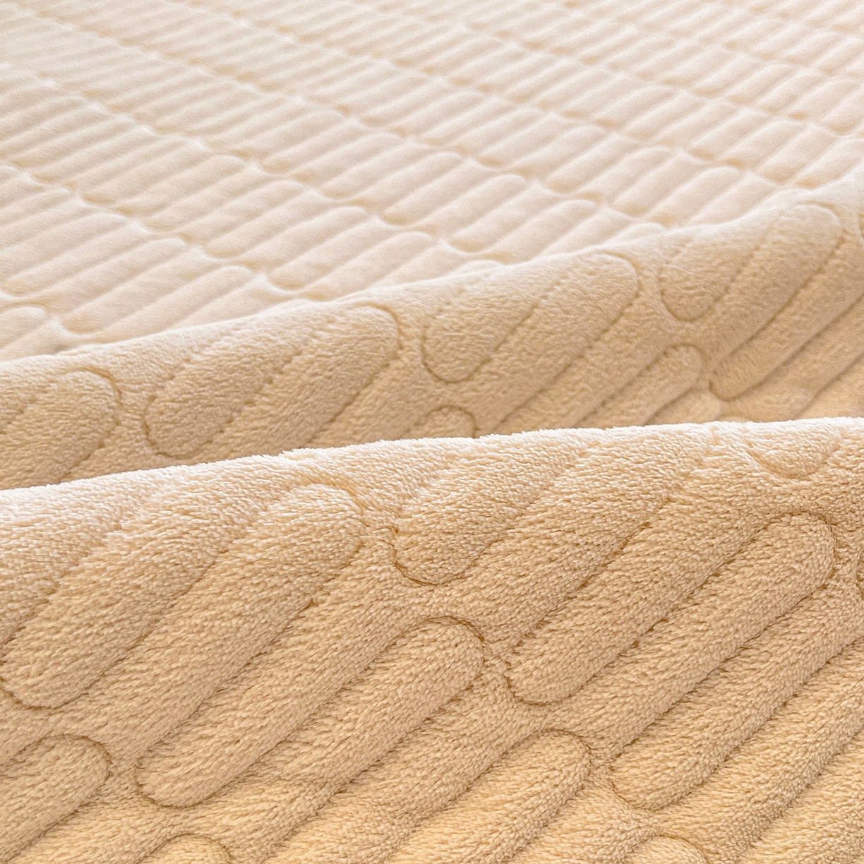 91家纺网 家纺一手货源 找家纺 喜居 2025新款亲肤舒适苹安喵刺绣牛奶绒床褥垫垫子-苹安喵 苹安喵-咖