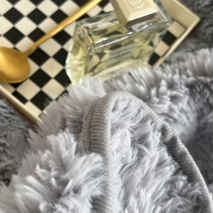 91家纺网 家纺一手货源 找家纺 （总）妖妖家纺 2025新款600克双面大兔毛雕花纯色毛毯