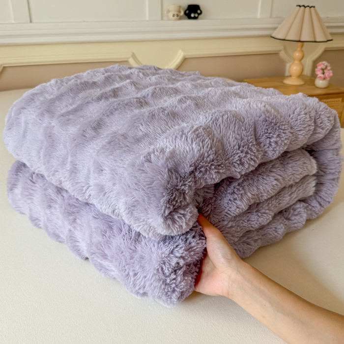 妖妖家纺 2025新款600克双面大兔毛雕花纯色毛毯 晶糖紫