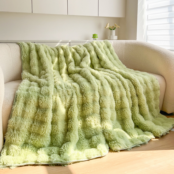 91家纺网 家纺一手货源 找家纺 妖妖家纺 2025新款600克双面大兔毛雕花纯色毛毯 黄阳绿