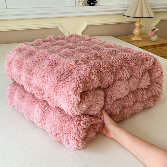 妖妖家纺 2025新款600克双面大兔毛雕花纯色毛毯 蜜桃粉