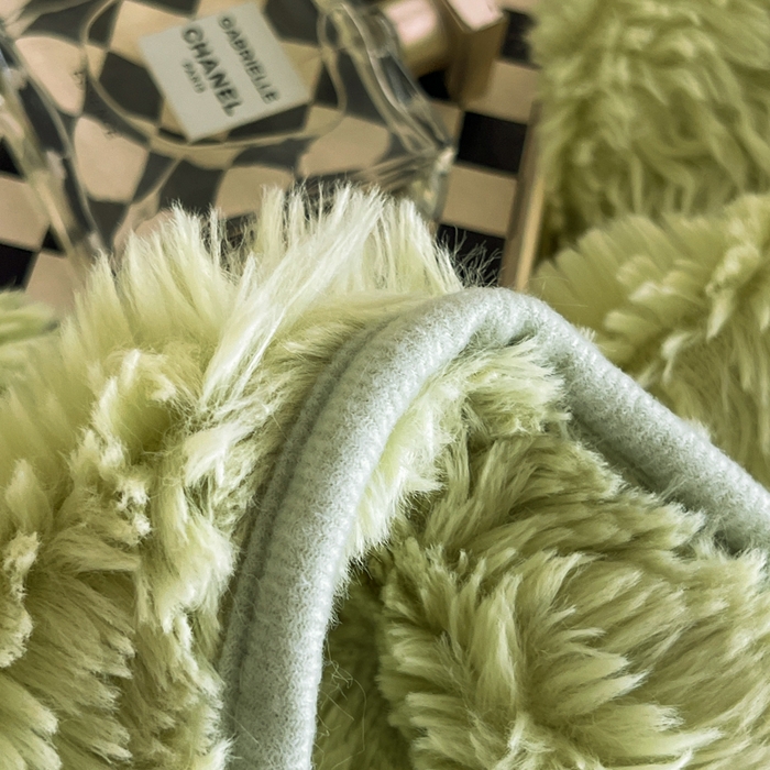 91家纺网 家纺一手货源 找家纺 妖妖家纺 2025新款600克双面大兔毛雕花纯色毛毯 黄阳绿