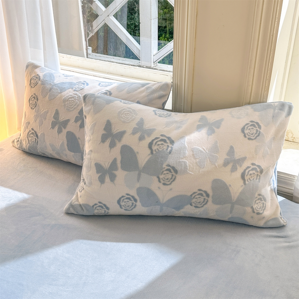 91家纺网 家纺一手货源 找家纺 灰鲸 2025新款立体雕花牛奶绒四件套 蝶花-蓝