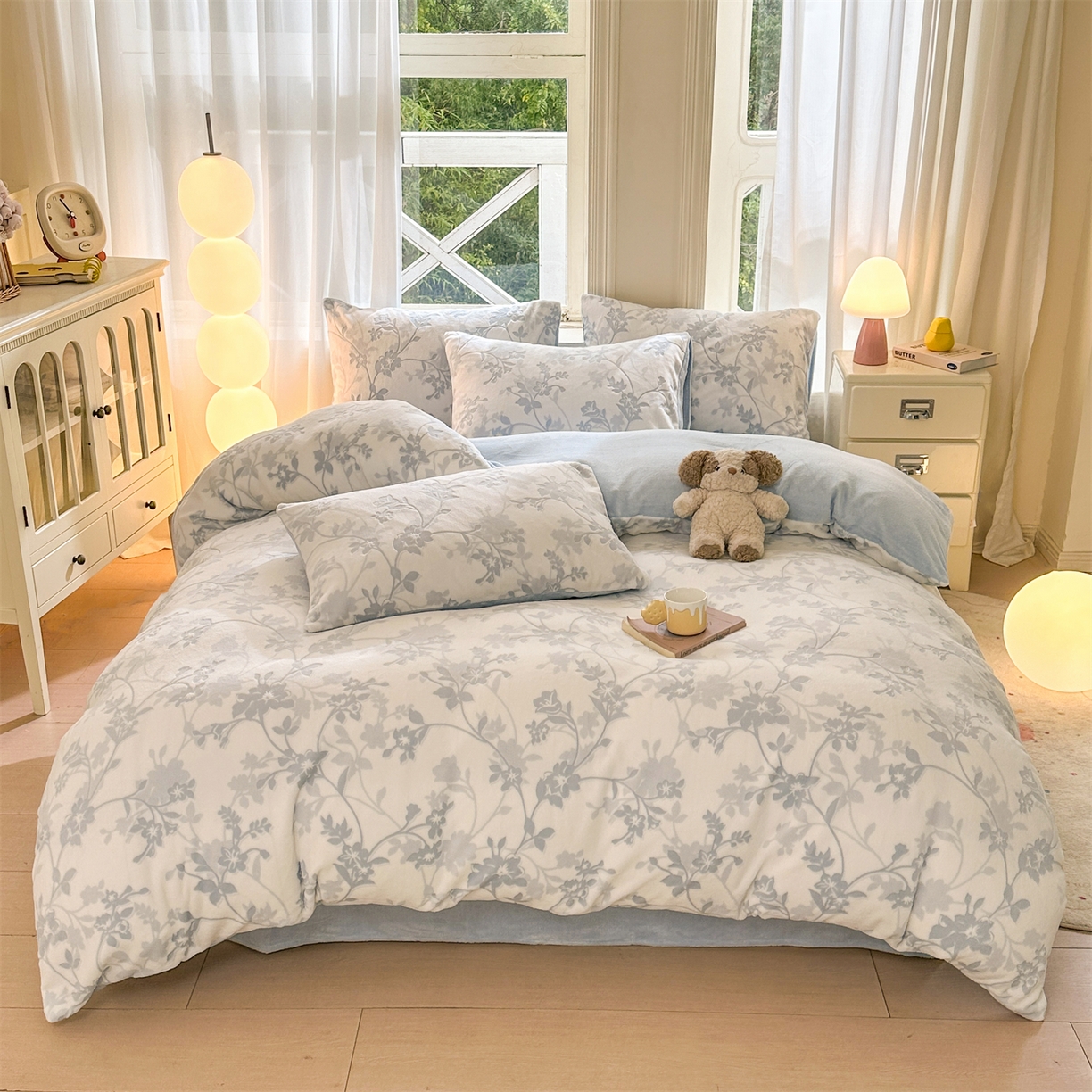 91家纺网 家纺一手货源 找家纺 灰鲸 2025新款立体雕花牛奶绒四件套 繁花-蓝