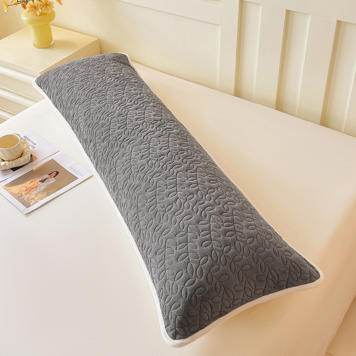 91家纺网 家纺一手货源 找家纺 雨彤家纺 2025新款牛奶绒夹棉包边长枕套 绒包边枕套-高级灰