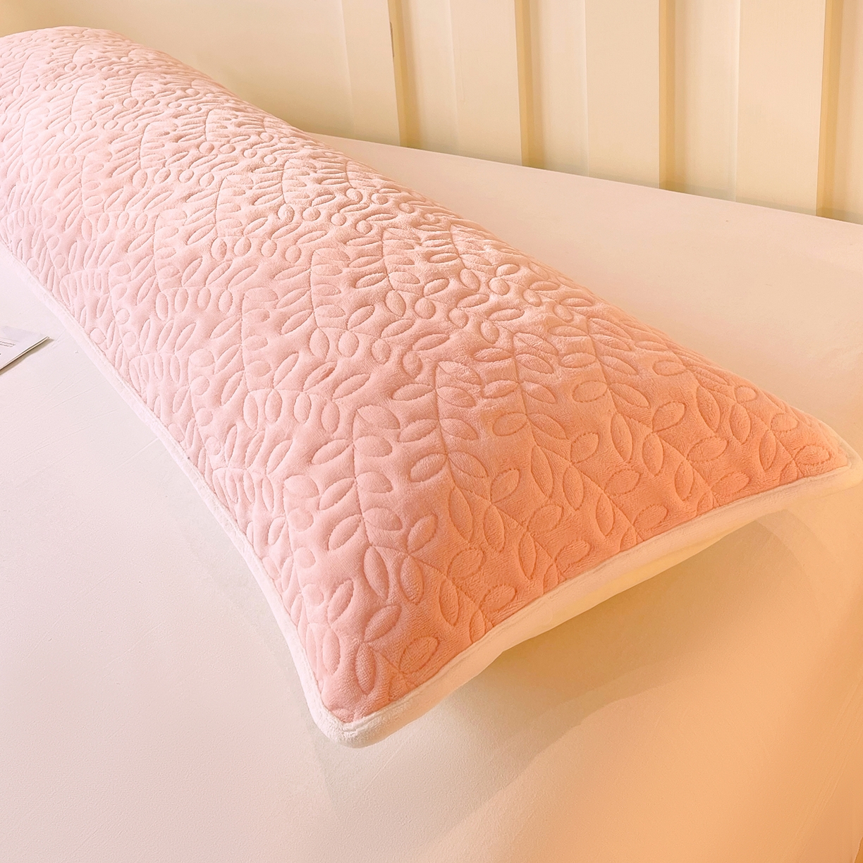 91家纺网 家纺一手货源 找家纺 （总）雨彤家纺 2025新款牛奶绒夹棉包边长枕套