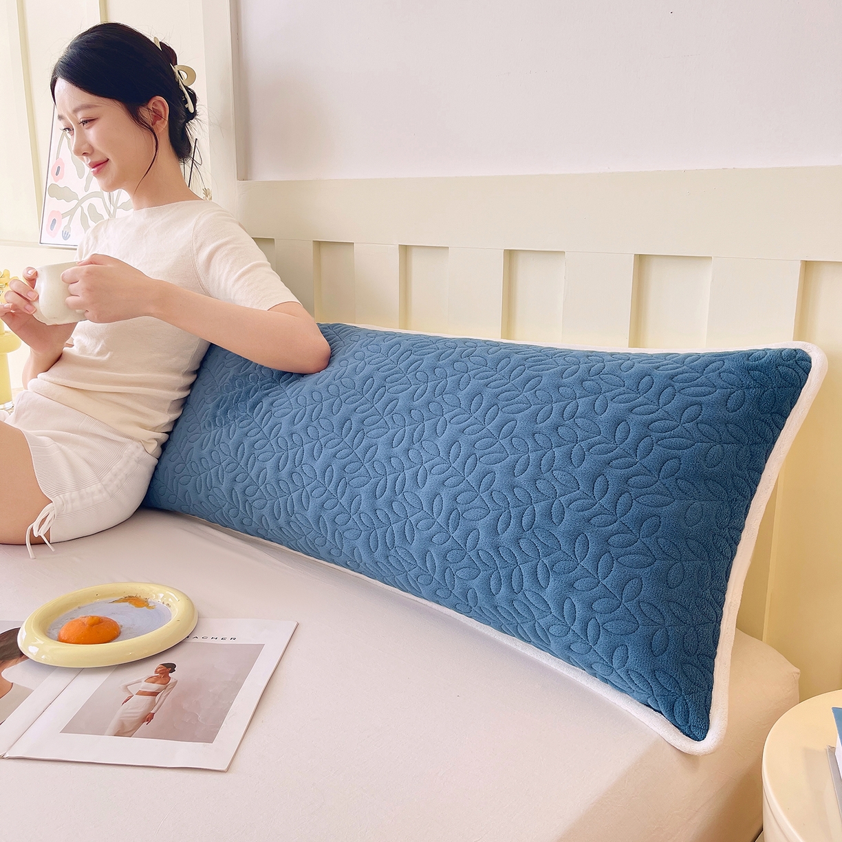 91家纺网 家纺一手货源 找家纺 雨彤家纺 2025新款牛奶绒夹棉包边长枕套 绒包边枕套-雾兰