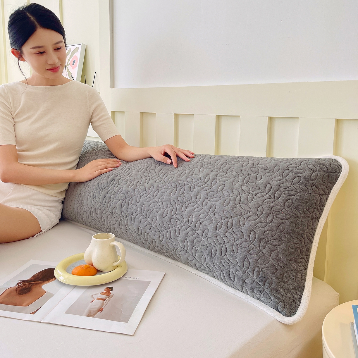 91家纺网 家纺一手货源 找家纺 雨彤家纺 2025新款牛奶绒夹棉包边长枕套 绒包边枕套-高级灰