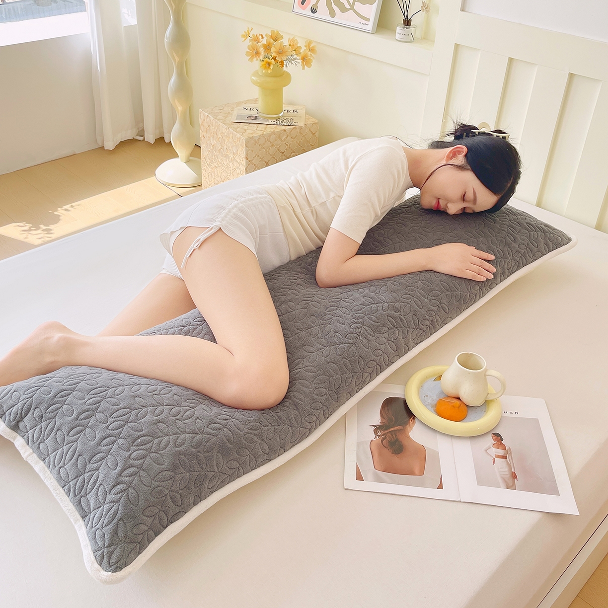 91家纺网 家纺一手货源 找家纺 雨彤家纺 2025新款牛奶绒夹棉包边长枕套 绒包边枕套-高级灰