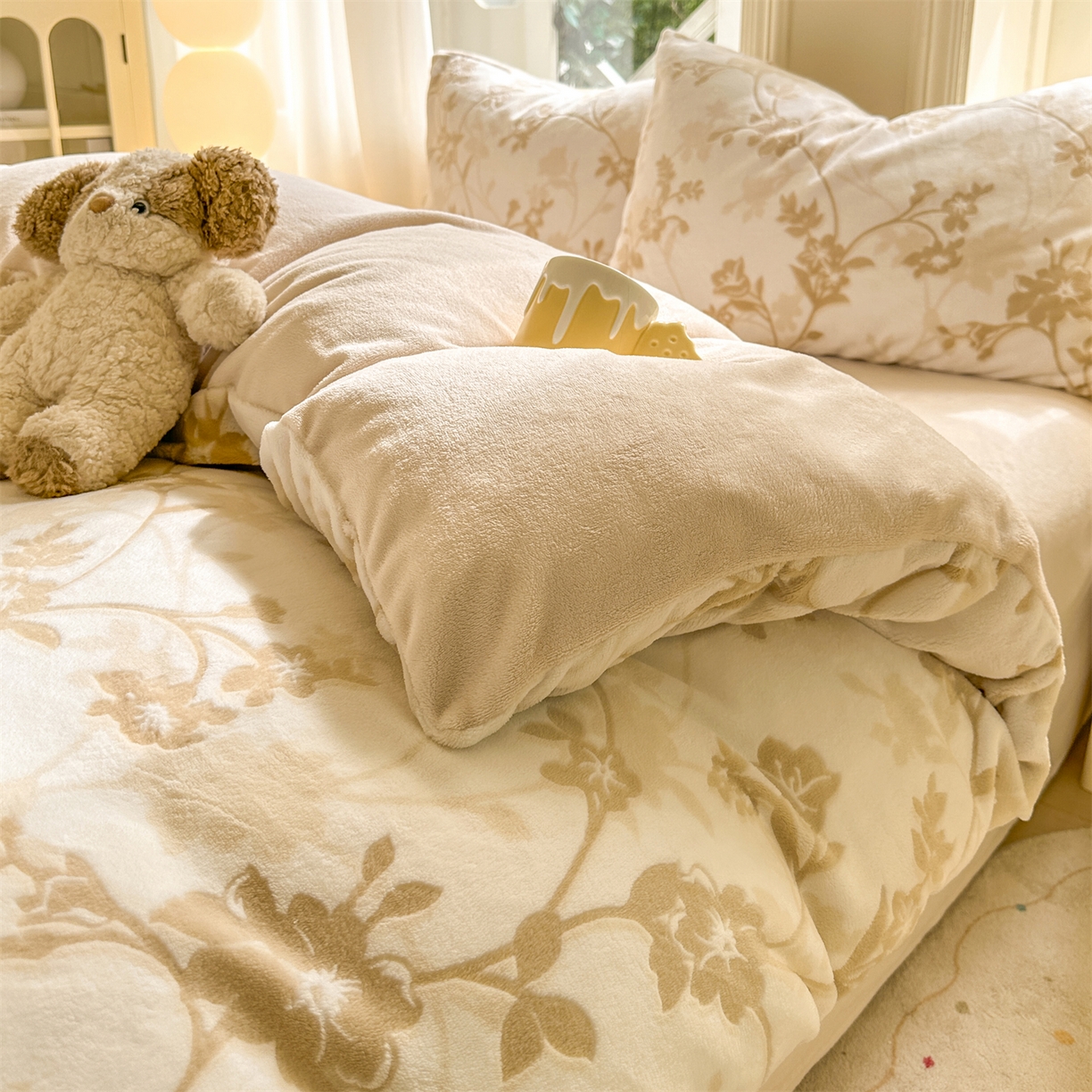 91家纺网 家纺一手货源 找家纺 灰鲸 2025新款立体雕花牛奶绒四件套 繁花-杏