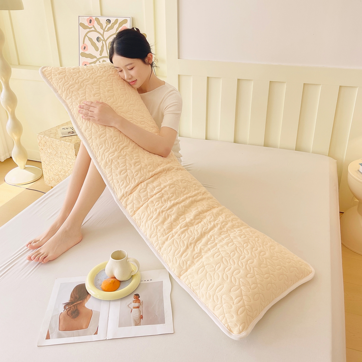 91家纺网 家纺一手货源 找家纺 雨彤家纺 2025新款牛奶绒夹棉包边长枕套 绒包边枕套-鹅黄