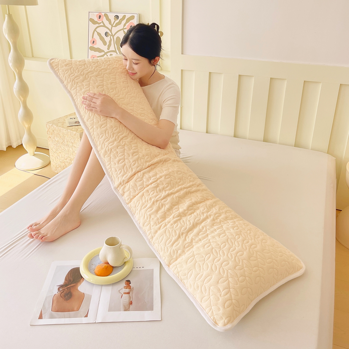 91家纺网 家纺一手货源 找家纺 雨彤家纺 2025新款牛奶绒夹棉包边长枕套 绒包边枕套-鹅黄