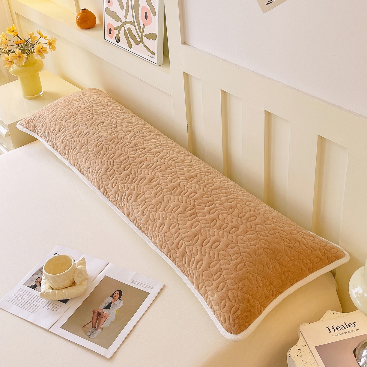 91家纺网 家纺一手货源 找家纺 雨彤家纺 2025新款牛奶绒夹棉包边长枕套 绒包边枕套-经典咖