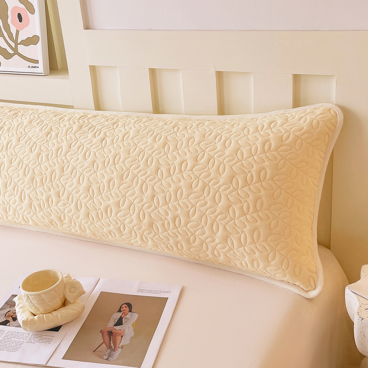 91家纺网 家纺一手货源 找家纺 雨彤家纺 2025新款牛奶绒夹棉包边长枕套 绒包边枕套-鹅黄