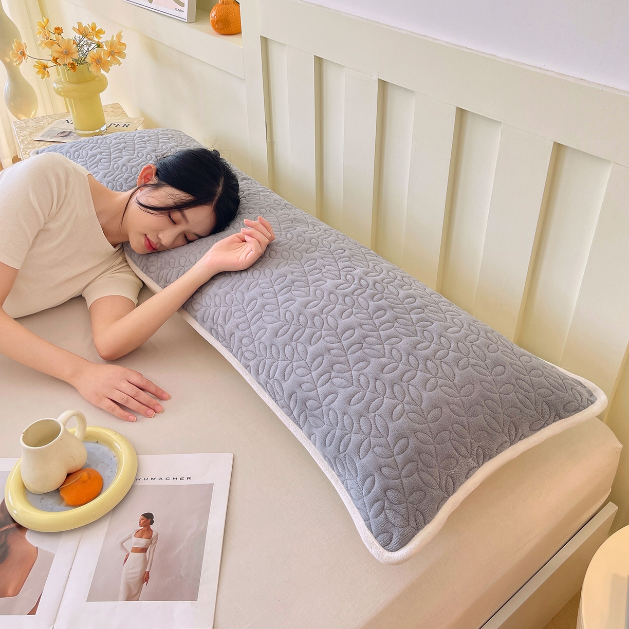 91家纺网 家纺一手货源 找家纺 雨彤家纺 2025新款牛奶绒夹棉包边长枕套 绒包边枕套-银灰