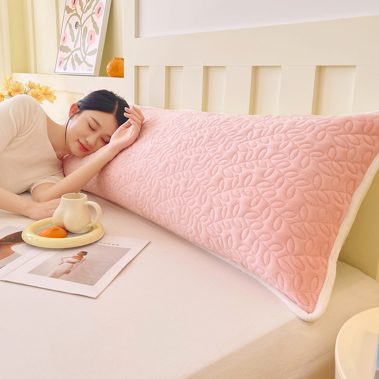 91家纺网 家纺一手货源 找家纺 雨彤家纺 2025新款牛奶绒夹棉包边长枕套 绒包边枕套-淡粉