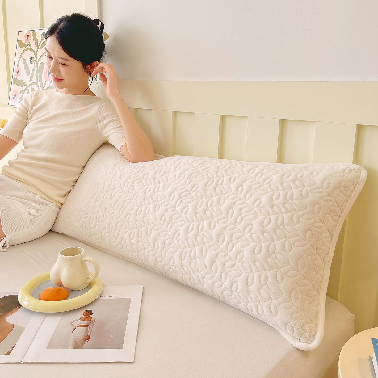 91家纺网 家纺一手货源 找家纺 雨彤家纺 2025新款牛奶绒夹棉包边长枕套 绒包边枕套-奶白