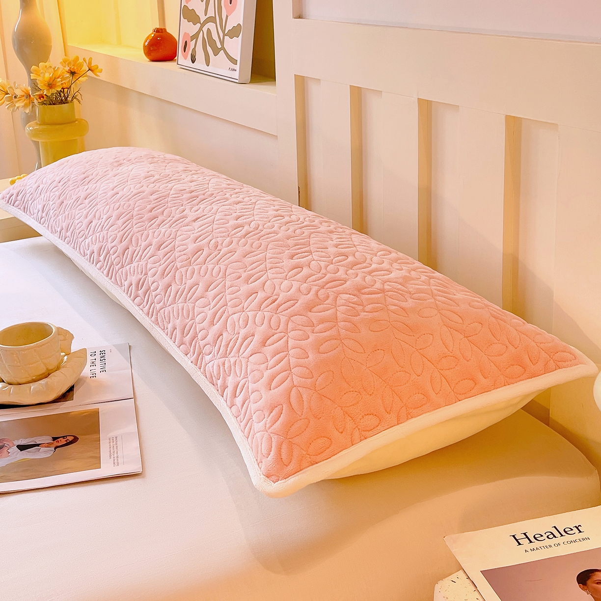 91家纺网 家纺一手货源 找家纺 雨彤家纺 2025新款牛奶绒夹棉包边长枕套 绒包边枕套-淡粉