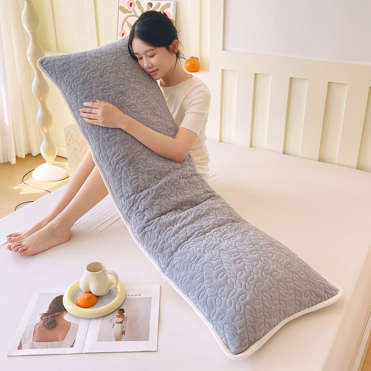 91家纺网 家纺一手货源 找家纺 雨彤家纺 2025新款牛奶绒夹棉包边长枕套 绒包边枕套-银灰