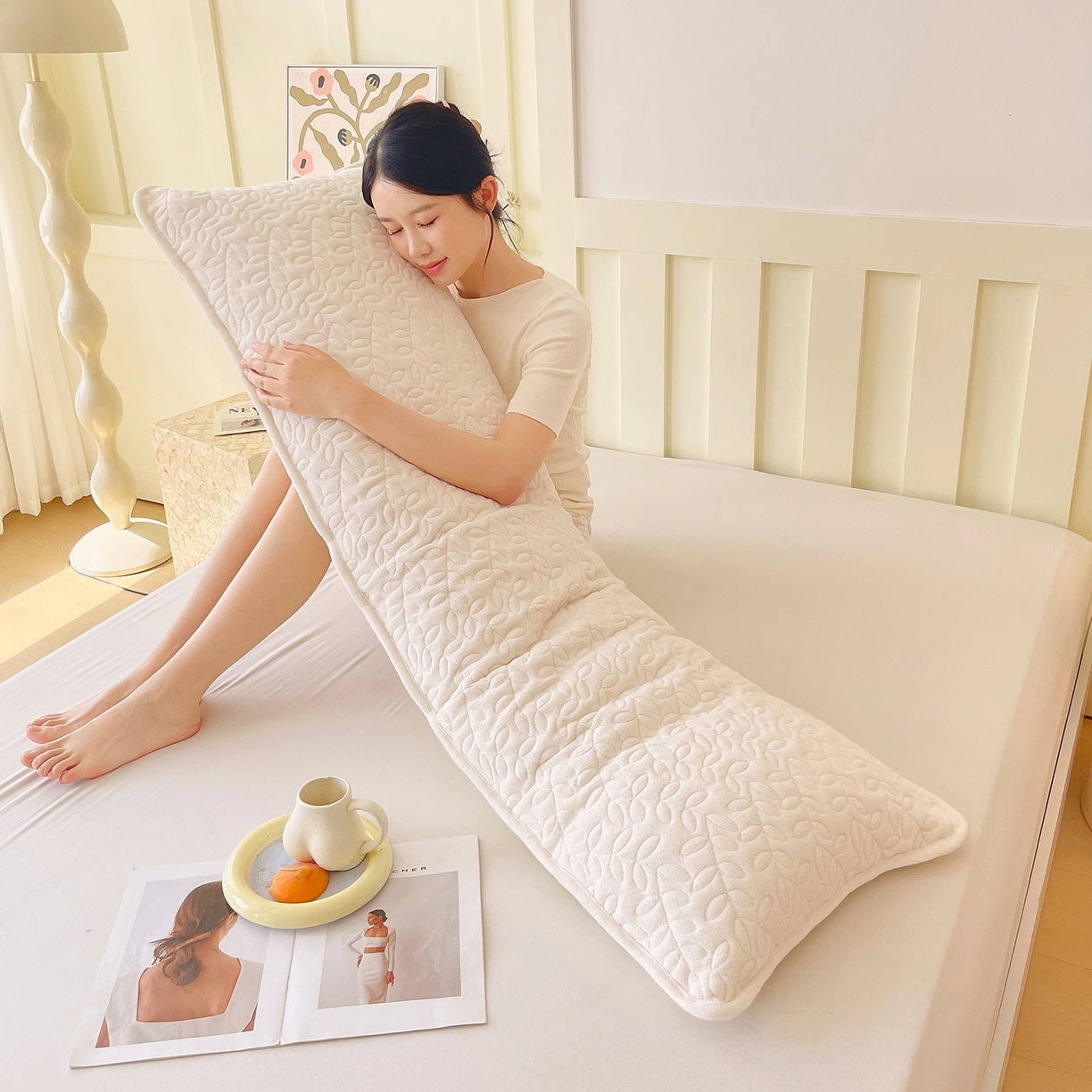 91家纺网 家纺一手货源 找家纺 雨彤家纺 2025新款牛奶绒夹棉包边长枕套 绒包边枕套-奶白