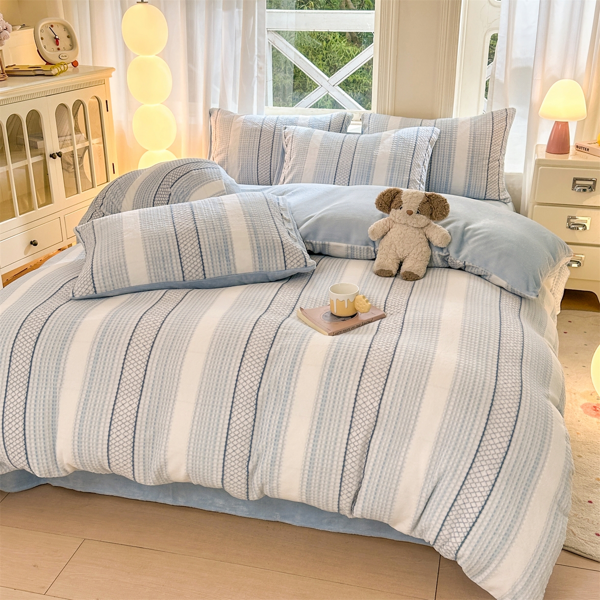 91家纺网 家纺一手货源 找家纺 灰鲸 2025新款立体雕花牛奶绒四件套 泛歌-蓝