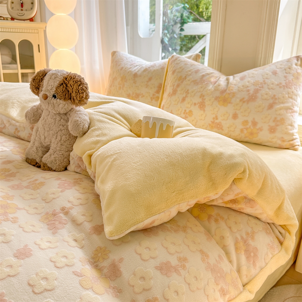 91家纺网 家纺一手货源 找家纺 灰鲸 2025新款立体雕花牛奶绒四件套 花海-黄