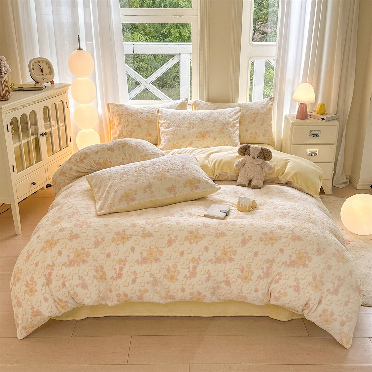 91家纺网 家纺一手货源 找家纺 灰鲸 2025新款立体雕花牛奶绒四件套 花海-黄