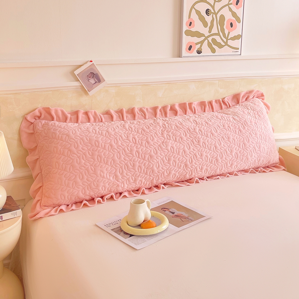 91家纺网 家纺一手货源 找家纺 雨彤家纺 2025新款牛奶绒花边夹棉长枕套 幸运草-淡粉