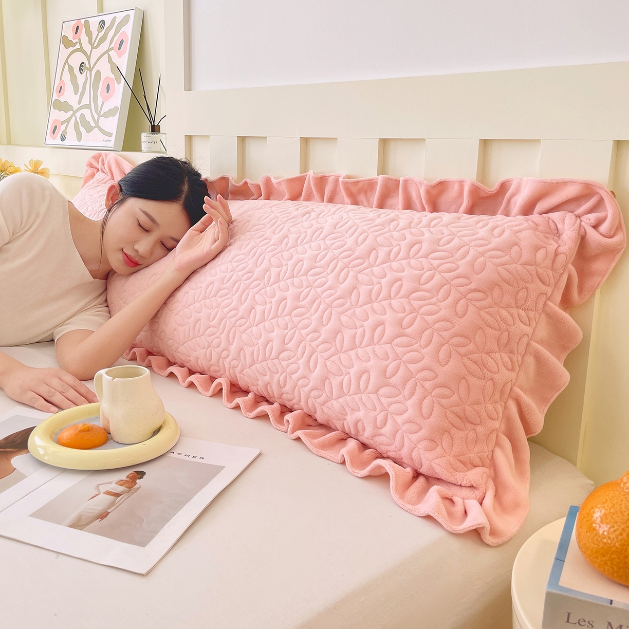 91家纺网 家纺一手货源 找家纺 雨彤家纺 2025新款牛奶绒花边夹棉长枕套 幸运草-淡粉