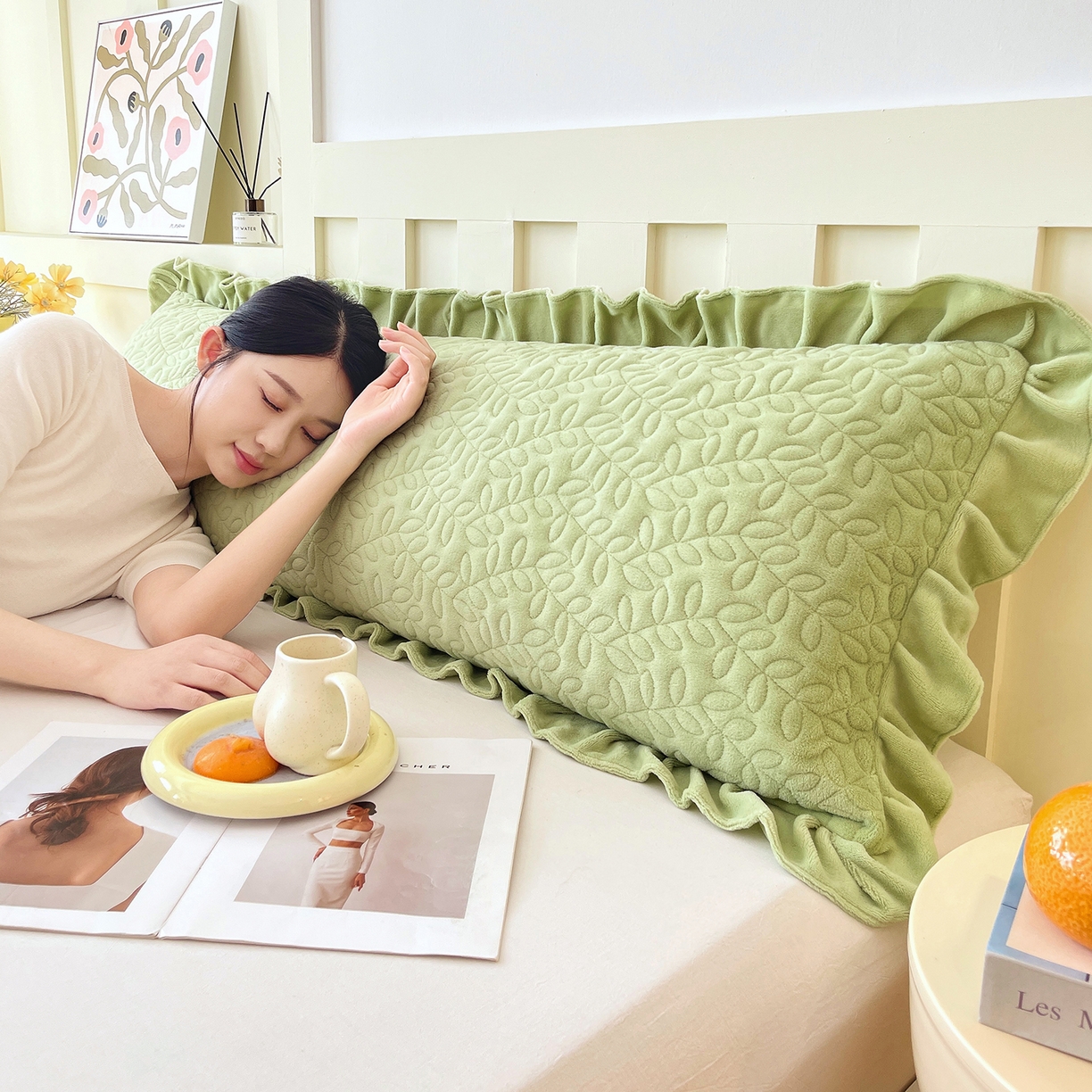 91家纺网 家纺一手货源 找家纺 雨彤家纺 2025新款牛奶绒花边夹棉长枕套 幸运草-嫩绿