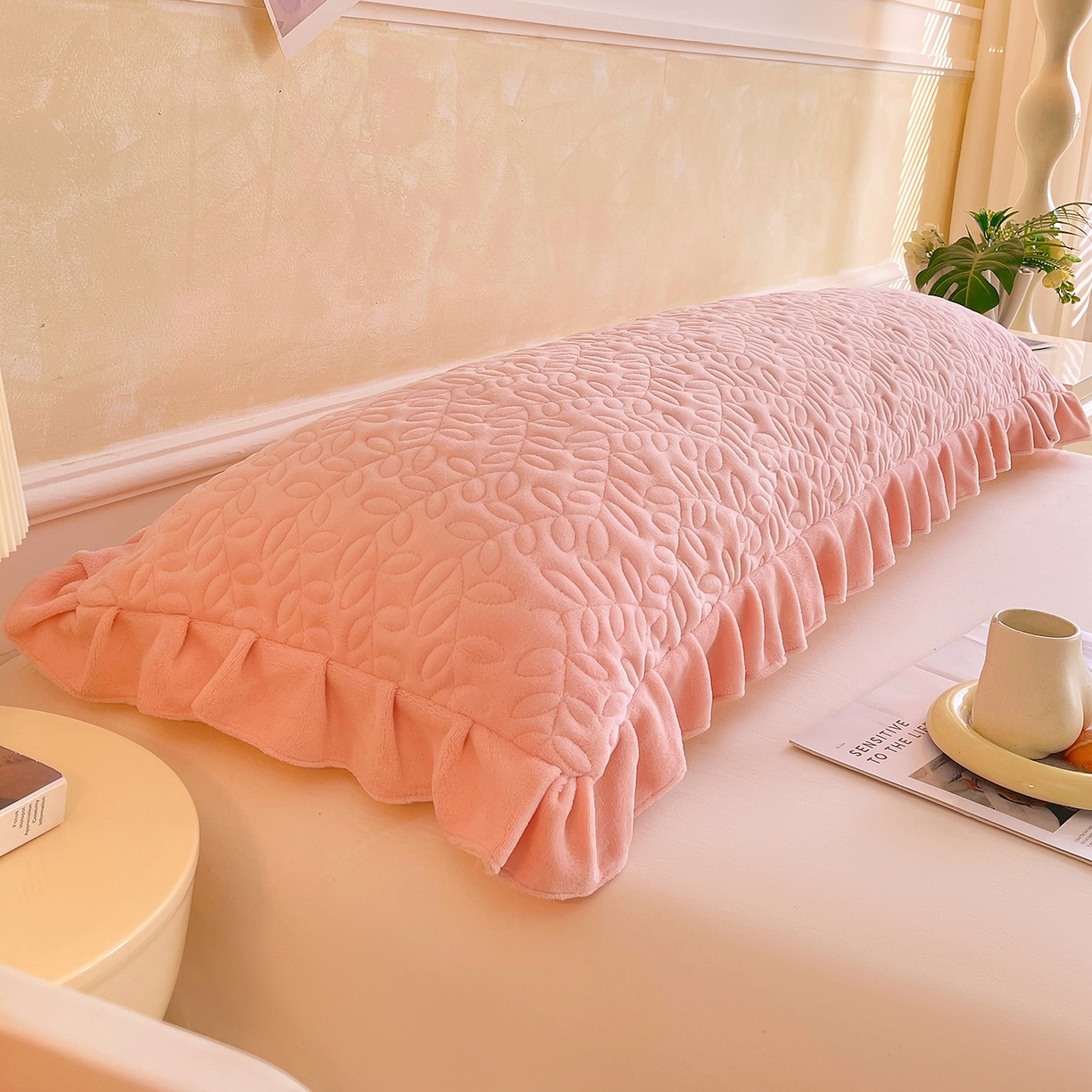 91家纺网 家纺一手货源 找家纺 （总）雨彤家纺 2025新款牛奶绒花边夹棉长枕套