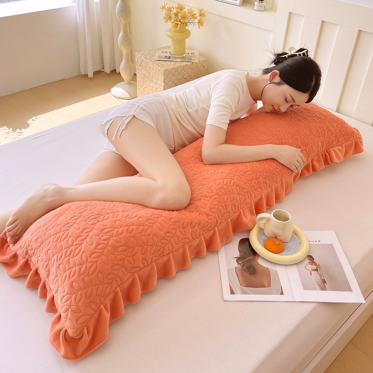 91家纺网 家纺一手货源 找家纺 雨彤家纺 2025新款牛奶绒花边夹棉长枕套 幸运草-桔色