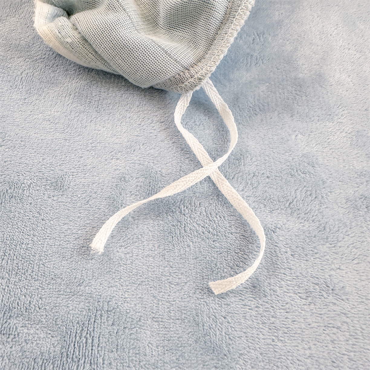 91家纺网 家纺一手货源 找家纺 灰鲸 2025新款立体雕花牛奶绒四件套 速写-蓝