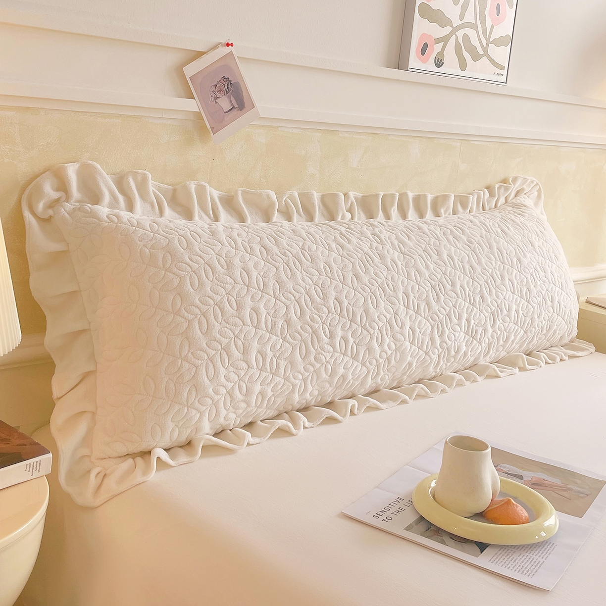 91家纺网 家纺一手货源 找家纺 雨彤家纺 2025新款牛奶绒花边夹棉长枕套 幸运草-奶白