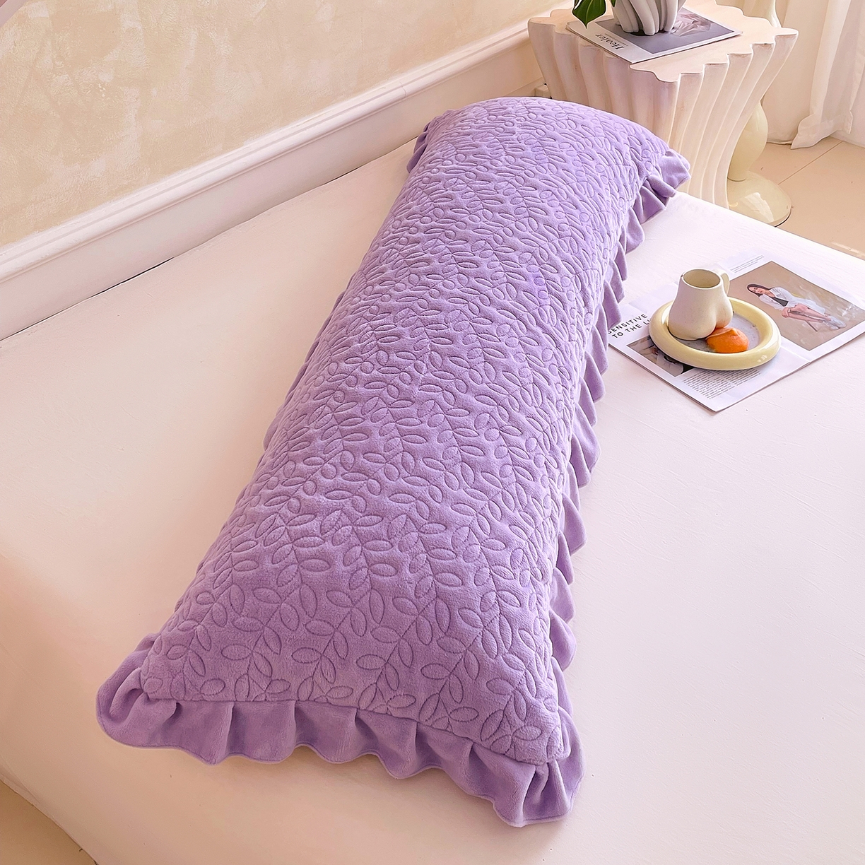 91家纺网 家纺一手货源 找家纺 雨彤家纺 2025新款牛奶绒花边夹棉长枕套 幸运草-香芋紫