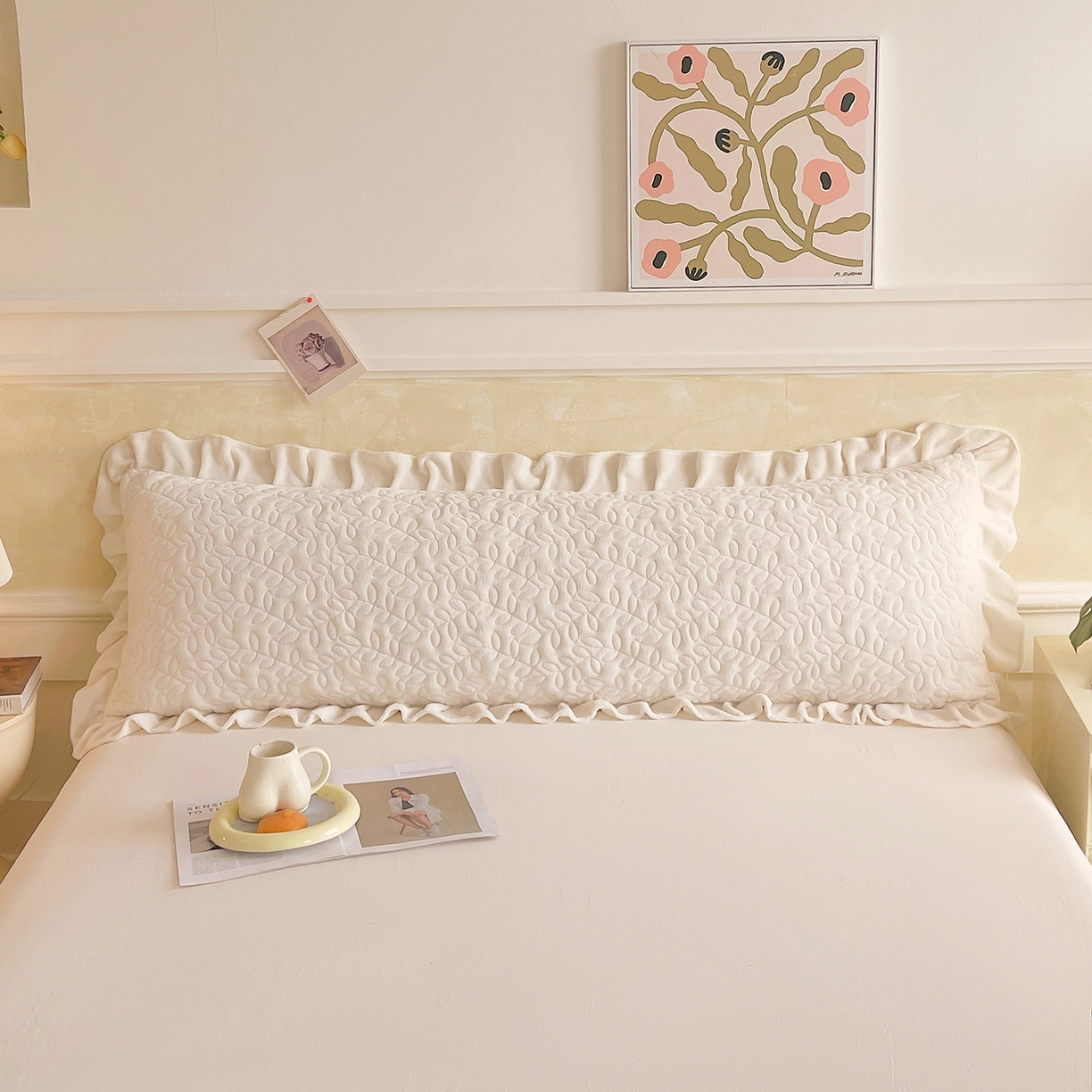 91家纺网 家纺一手货源 找家纺 雨彤家纺 2025新款牛奶绒花边夹棉长枕套 幸运草-奶白