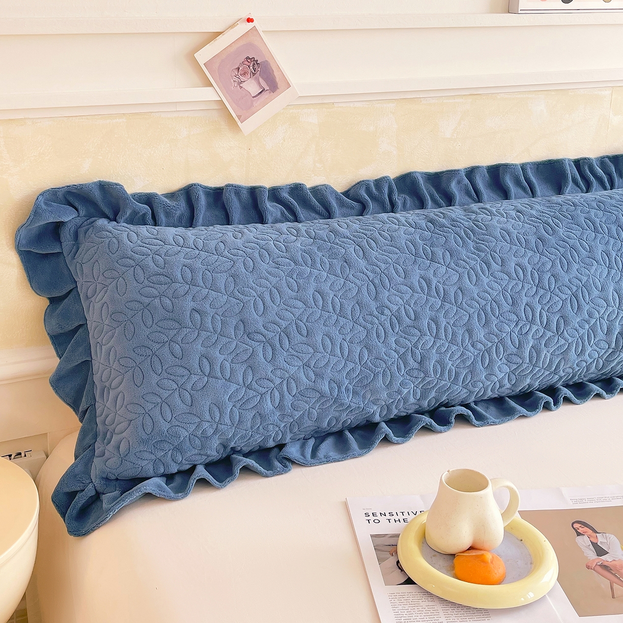 91家纺网 家纺一手货源 找家纺 雨彤家纺 2025新款牛奶绒花边夹棉长枕套 幸运草-雾兰