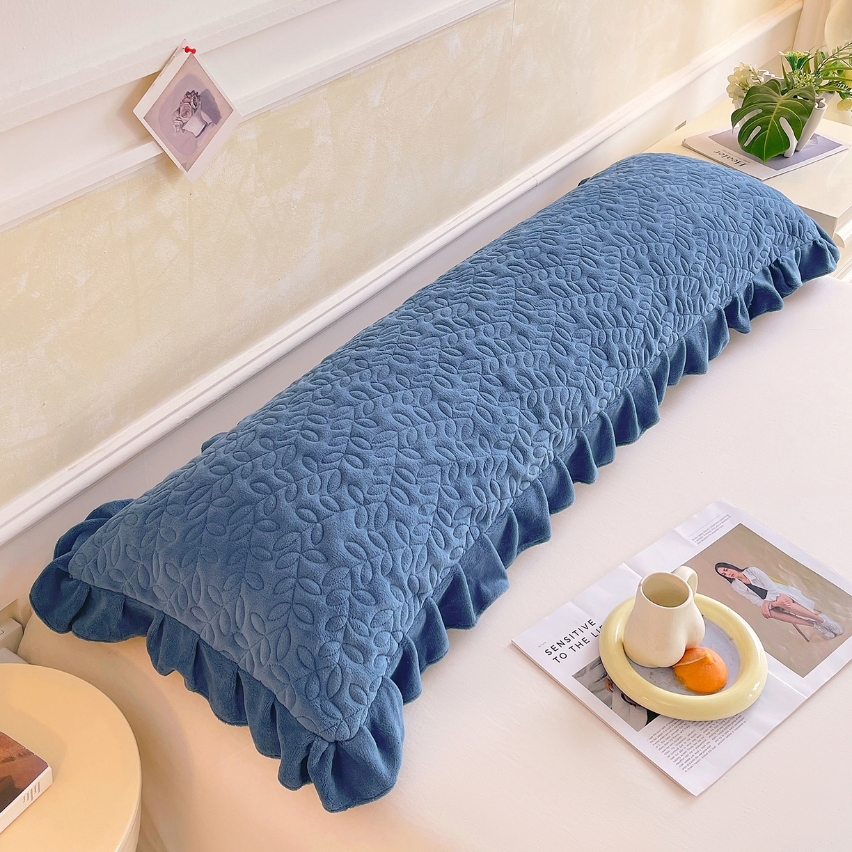 91家纺网 家纺一手货源 找家纺 雨彤家纺 2025新款牛奶绒花边夹棉长枕套 幸运草-雾兰