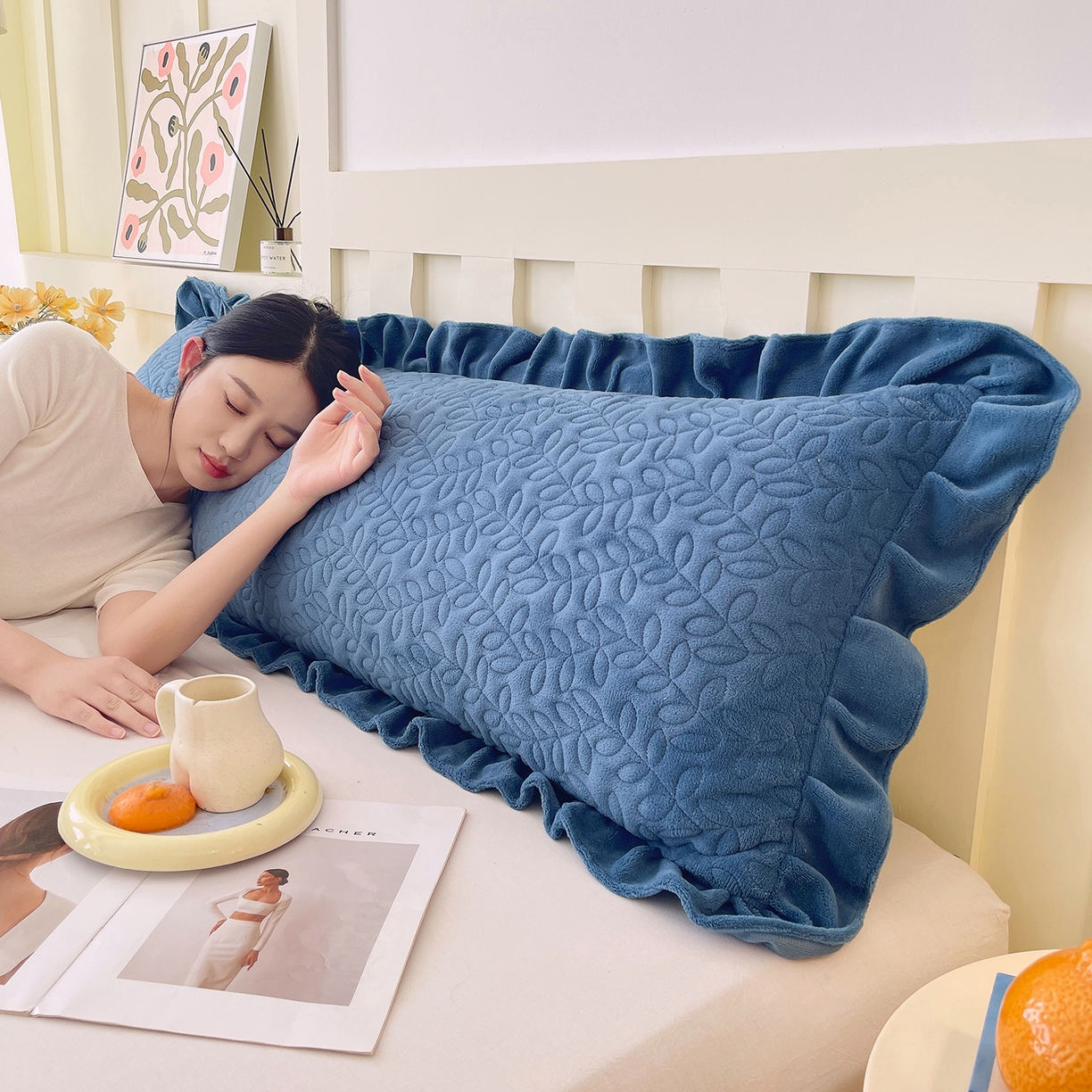 91家纺网 家纺一手货源 找家纺 雨彤家纺 2025新款牛奶绒花边夹棉长枕套 幸运草-雾兰