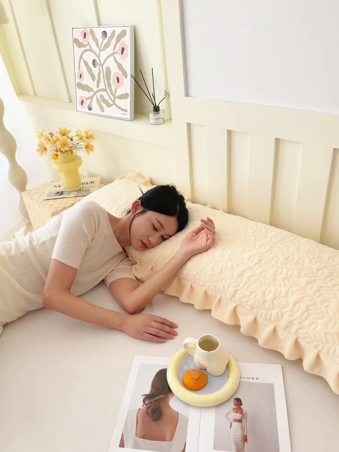 91家纺网 家纺一手货源 找家纺 雨彤家纺 2025新款牛奶绒花边夹棉长枕套 幸运草-鹅黄