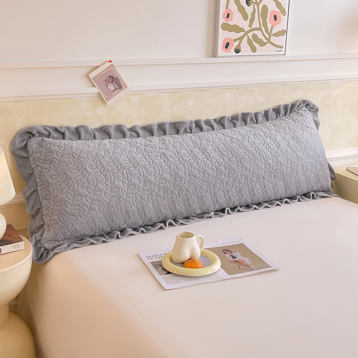 91家纺网 家纺一手货源 找家纺 雨彤家纺 2025新款牛奶绒花边夹棉长枕套 幸运草-银灰