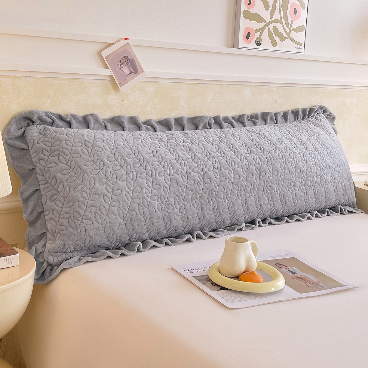 91家纺网 家纺一手货源 找家纺 雨彤家纺 2025新款牛奶绒花边夹棉长枕套 幸运草-银灰