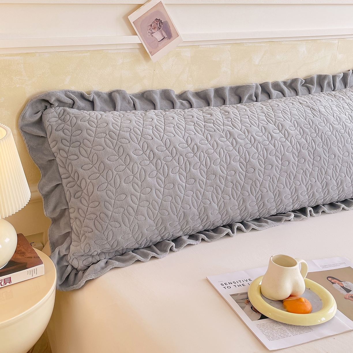 91家纺网 家纺一手货源 找家纺 雨彤家纺 2025新款牛奶绒花边夹棉长枕套 幸运草-银灰