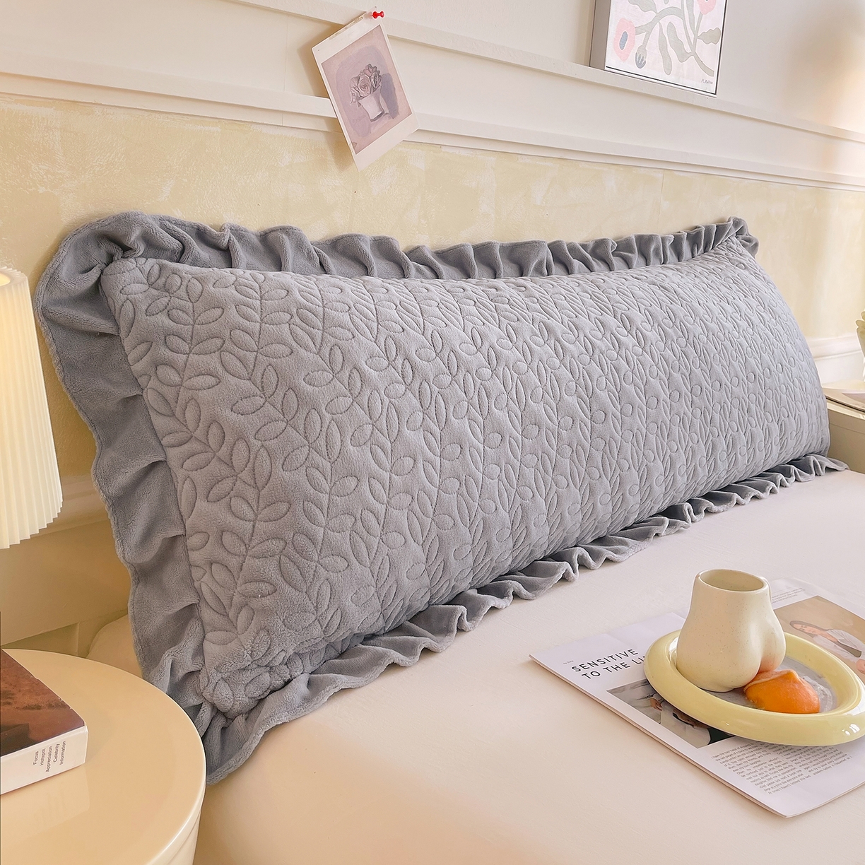 91家纺网 家纺一手货源 找家纺 雨彤家纺 2025新款牛奶绒花边夹棉长枕套 幸运草-银灰